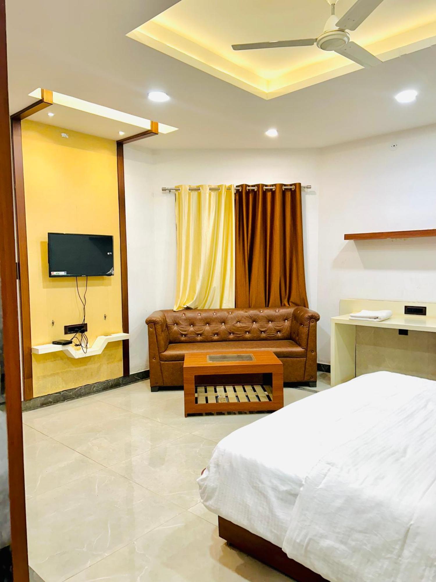 Krishnam Resort Джабалпур Екстериор снимка