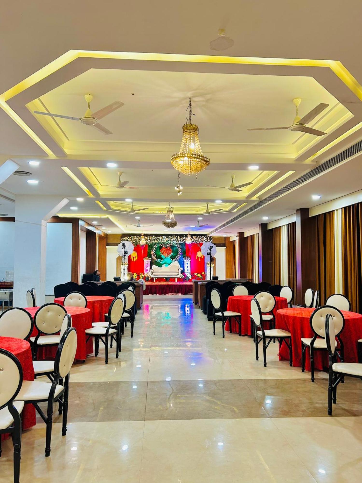 Krishnam Resort Джабалпур Екстериор снимка